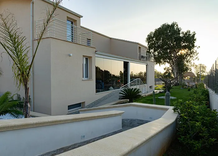 فندق مبيت وإفطار Alba 4*